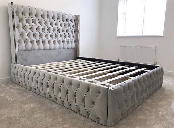 Luxurious Tufted Upholstered Bed