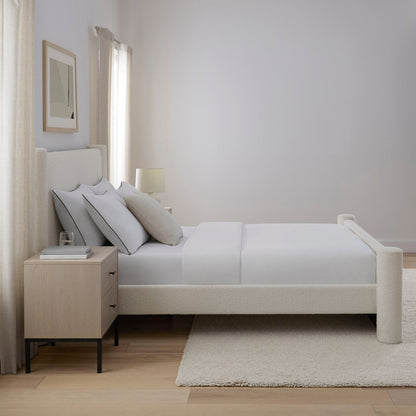 Elegant Minimalist Upholstered Bed1