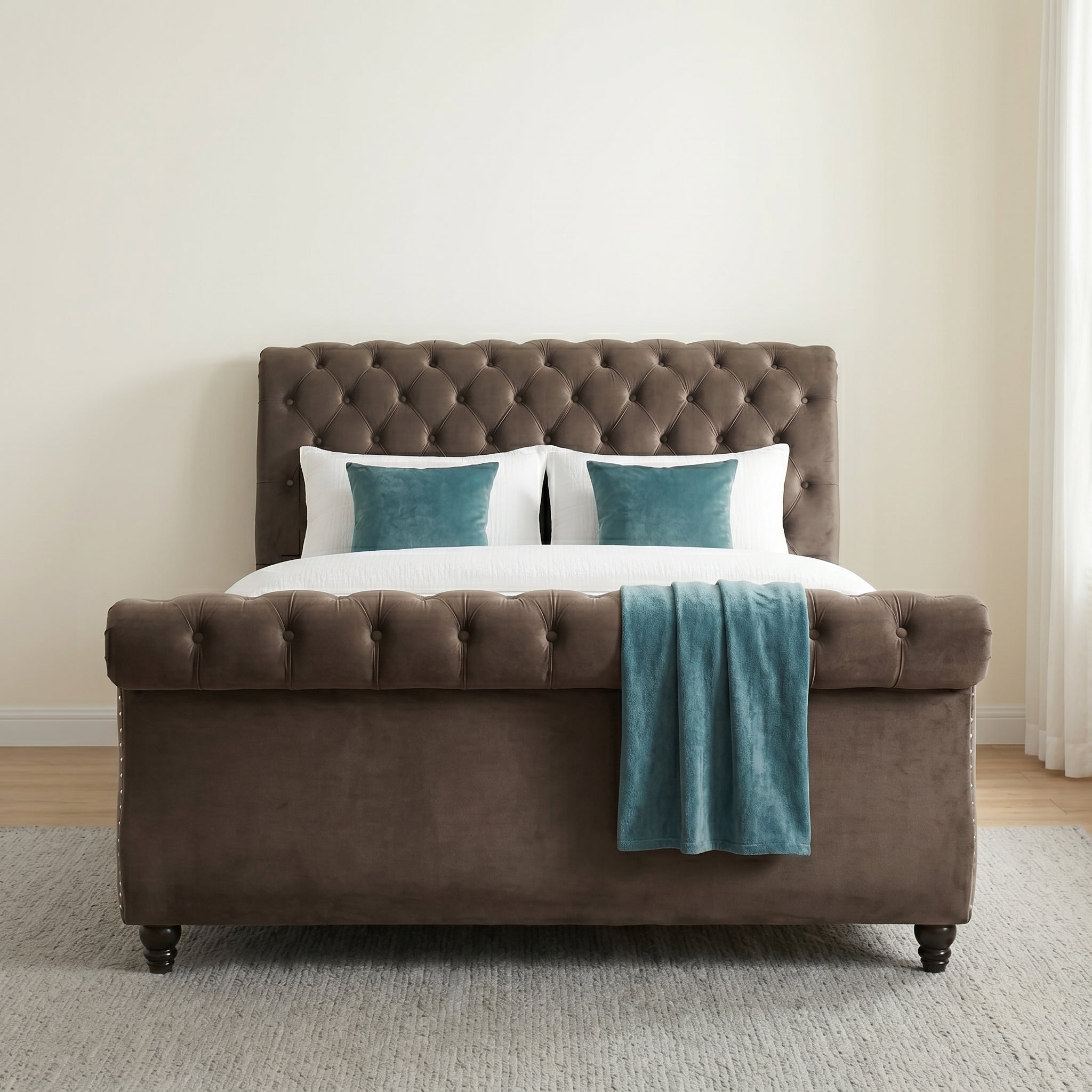 Luxurious Tufted Velvet Upholstered Bed
